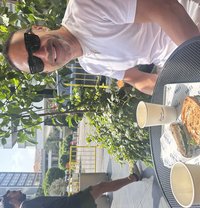 Body Barber - Male escort in Dubai