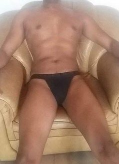 Body Massage for Ladies and Couples - Male escort in Colombo Photo 6 of 7
