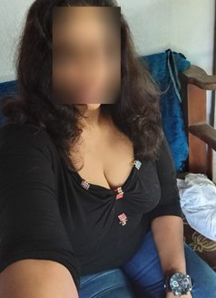 Body Massage for Ladies and Gentlemen - puta in Colombo Photo 2 of 4