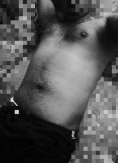 Body Masseur Cum Call Boy - Acompañantes masculino in Mumbai Photo 2 of 5