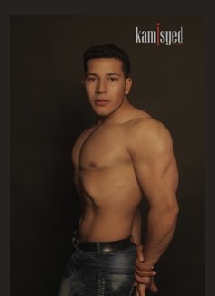 Body to body massage (gym boy) - Male escort in Dubai Photo 1 of 14
