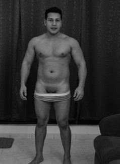 Body to body massage (gym boy) - Male escort in Dubai Photo 4 of 12