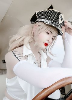 Body Slim white massage body to body - Male escort in Dubai Photo 13 of 15