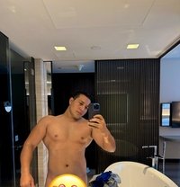 Body to body massage (gym boy) - Acompañantes masculino in Dubai