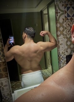 Body to body massage (gym boy) - Male escort in Dubai Photo 11 of 29