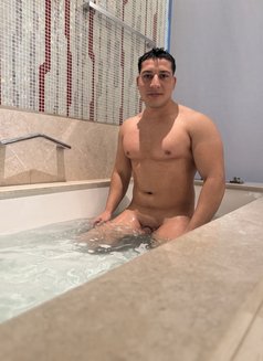 Body to body massage (gym boy) - Acompañantes masculino in Dubai Photo 29 of 29