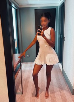 Body2body sliding massage - escort in Kampala Photo 4 of 4