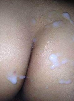 6 inches - Transsexual escort in Kuwait Photo 1 of 3