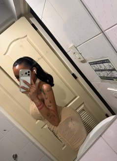 BombshellLu - Transsexual escort in Makati City Photo 29 of 29