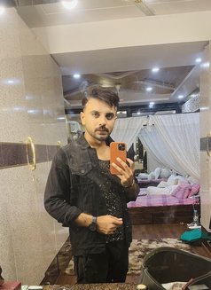 Bomby Male - Male escort in Mumbai Photo 6 of 7