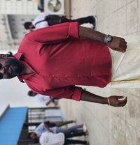 Bomma - Acompañantes masculino in Chennai