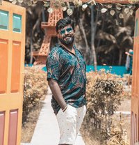 Bomma - Acompañantes masculino in Chennai