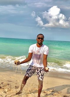 Bonface - masseur in Nairobi Photo 6 of 6