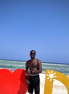Bonface - masseur in Mombasa Photo 4 of 4
