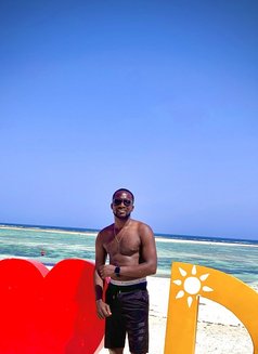 Bonface - masseur in Mombasa Photo 4 of 7