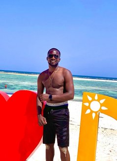 Bonface - masseur in Mombasa Photo 5 of 7