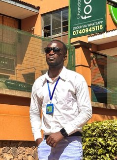 Bonface - masseur in Mombasa Photo 7 of 7