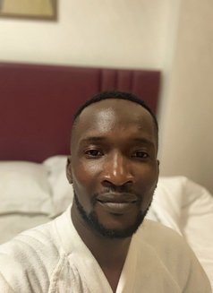 Bonface - masseur in Nairobi Photo 4 of 4