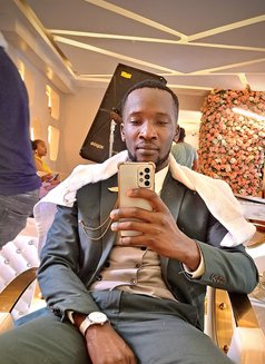 Bonface - masseur in Nairobi Photo 6 of 6