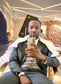 Bonface - masseur in Mombasa Photo 4 of 7