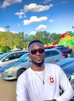 Bonface - masseur in Mombasa Photo 7 of 7