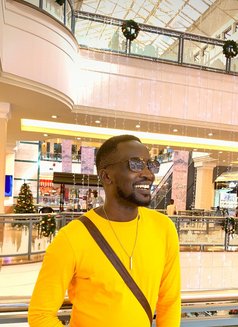 Bonface - masseur in Nairobi Photo 5 of 7