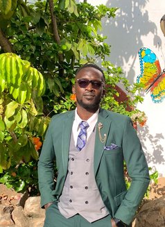 Bonface - masseur in Nairobi Photo 7 of 7