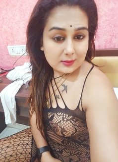 Bong Beauty DiyaSen LundSucker - Acompañantes transexual in Mumbai Photo 17 of 19