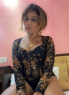 Bong Beauty DiyaSen LundSucker - Transsexual escort in Mumbai Photo 23 of 25