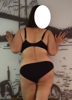 Bong Beauty Trisha - puta in Kolkata Photo 24 of 25