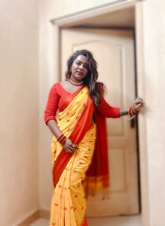 Bong Diva - puta in Kolkata Photo 7 of 8