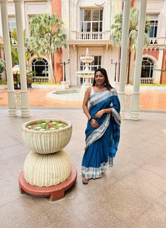 Bong Diva - escort in Kolkata Photo 4 of 7