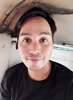 Bong Hernandez - Male escort in Manila Photo 2 of 4