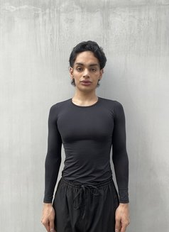 Boni - Transsexual escort in New Delhi Photo 4 of 5