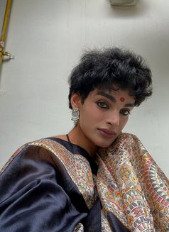 Boni - Acompañantes transexual in New Delhi Photo 3 of 3
