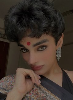 Boni - Transsexual escort in New Delhi Photo 3 of 7