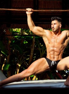 Bonito Muscle - Male escort in Bangkok Photo 4 of 5