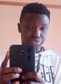 Bonventure - Male escort in Nairobi Photo 4 of 8