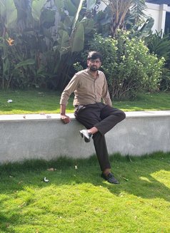 Boobs and pussy licker - Male escort in Bangalore Photo 4 of 5
