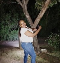 Sarah - puta in Chandigarh