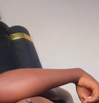 Booby Tall Tessie - Intérprete de adultos in Nairobi