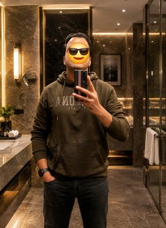 BOOK Male Escort & Erotic Massage - Acompañantes masculino in Mumbai Photo 3 of 3