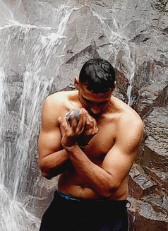 Book Ur Bull - Male escort in Kochi Photo 3 of 4