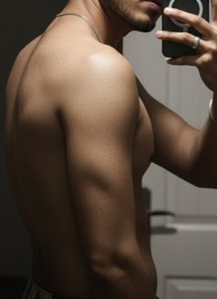 Booking for Only Females - Male escort in Kolkata Photo 1 of 1