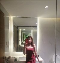 Bool - escort in Manila