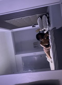 booty gyrl MEET AND CAMSHOW - puta in Manila Photo 9 of 9