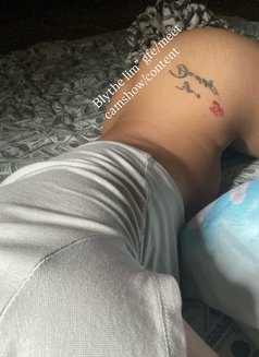 booty gyrl MEET AND CAMSHOW - puta in Manila Photo 7 of 7
