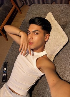 Boran - Male escort in İstanbul Photo 2 of 3
