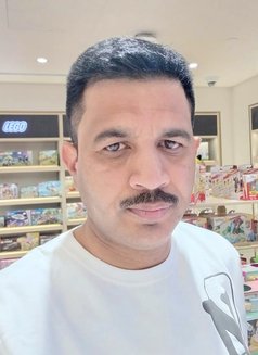Boraq - Acompañantes masculino in Riyadh Photo 2 of 2