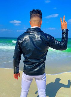 Boreo - Male escort in Cairo Photo 22 of 25